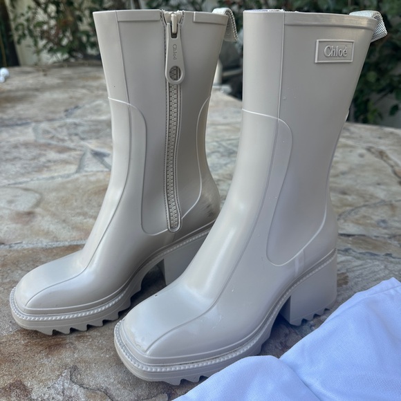 Authentic CHLOE Betty Rainboots - Picture 3 of 9